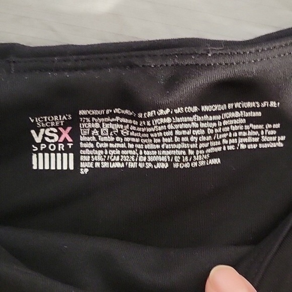 VICTORIA SECRET VST Black Capri Leggings Athletic Activewear Cropped bundle of 2 - Picture 7 of 7